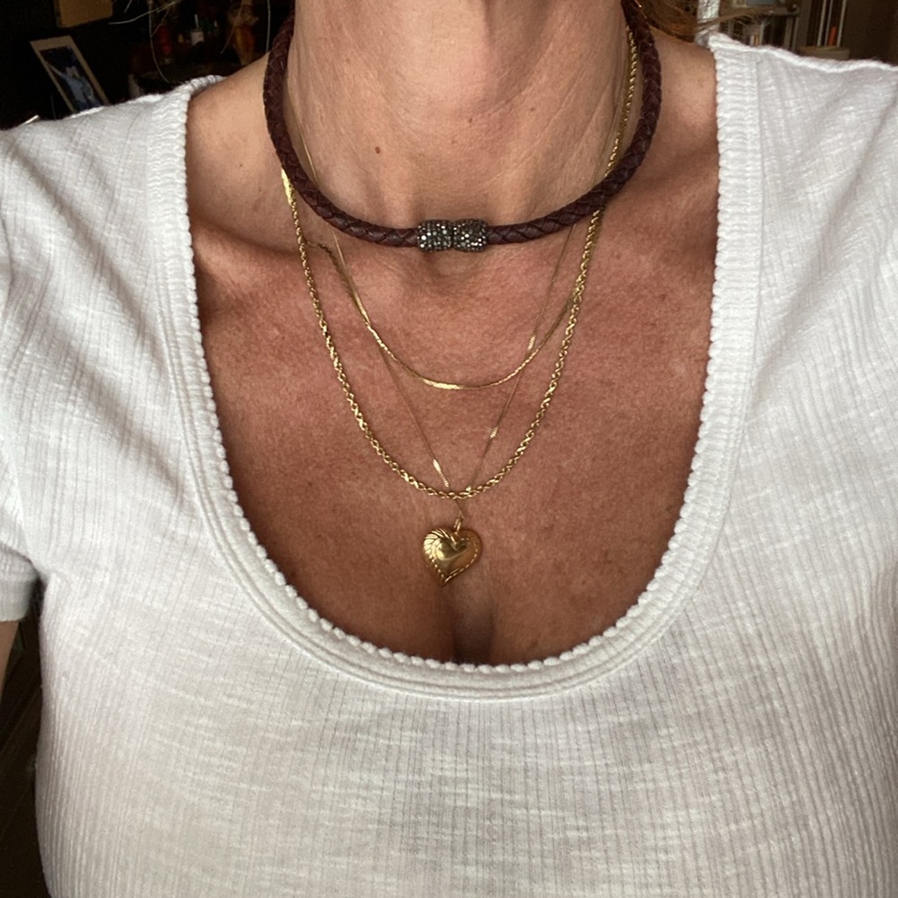 Brown leather magnet choker